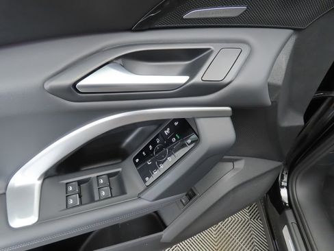 Used 2025 Audi Q5 Premium Plus w/ Premium Plus image 24