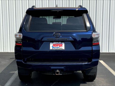 Used 2020 Toyota 4Runner SR5 Premium image 4