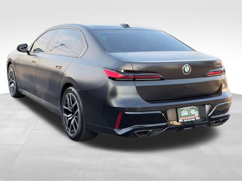 Used 2023 BMW 760i xDrive w/ Luxury Rear Seating Package AWD/4WD image 9