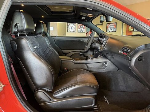 Used 2023 Dodge Challenger SRT Hellcat w/ Driver Convenience Group RWD image 8