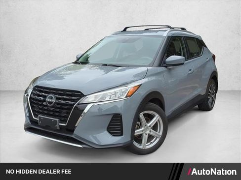 Used 2023 Nissan Kicks SV w/ Exterior Package FWD image 1