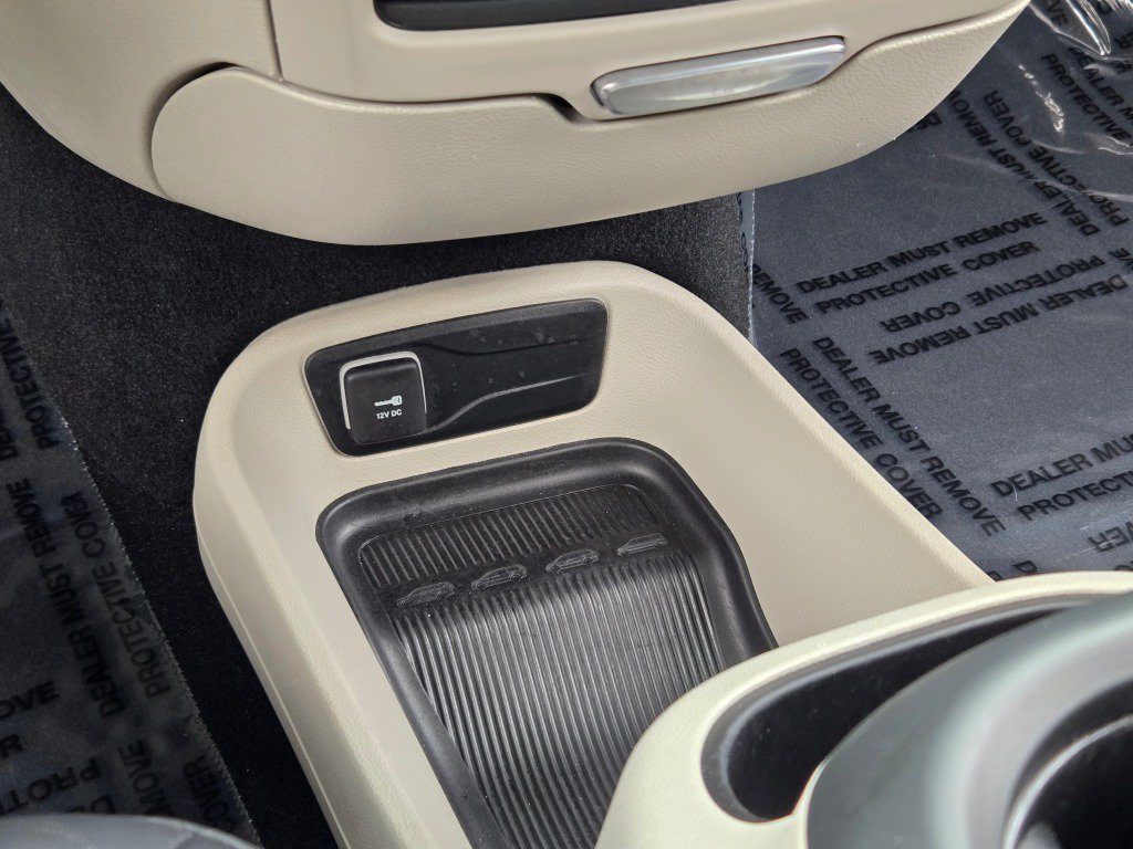 Used 2024 Chrysler Pacifica Touring-L FWD image 27