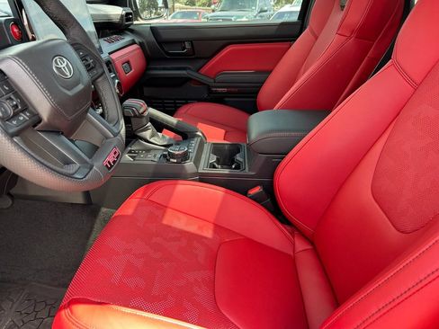 Used 2025 Toyota Tacoma TRD Pro AWD/4WD image 11