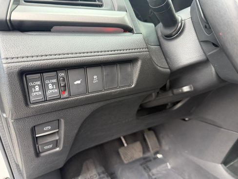 Used 2025 Honda Odyssey Sport-L image 29