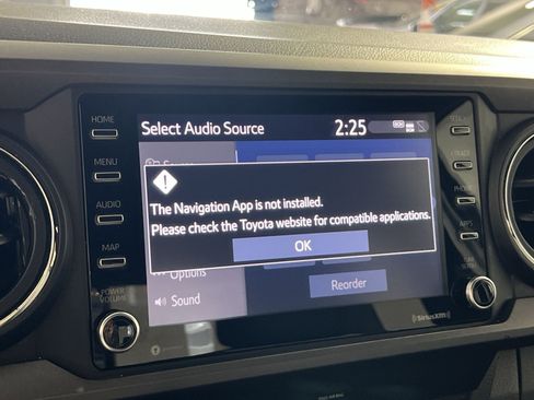 Used 2020 Toyota Tacoma TRD Off-Road AWD/4WD image 21