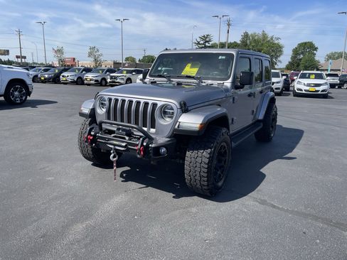 Used 2021 Jeep Wrangler Unlimited Sahara w/ Uconnect 4C Nav & Sound Group AWD/4WD image 4