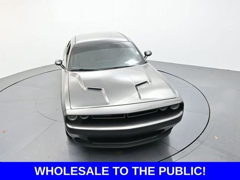 Used 2017 Dodge Challenger SXT RWD image 19