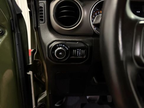 Used 2020 Jeep Wrangler Unlimited Sport S AWD/4WD image 30