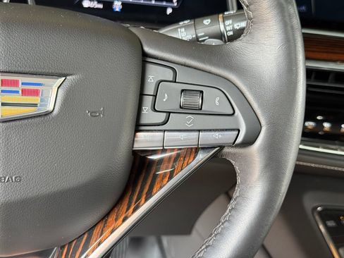 Used 2023 Cadillac Escalade Premium Luxury AWD/4WD image 27