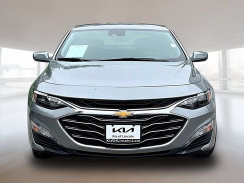 Used 2025 Chevrolet Malibu LT FWD image 2