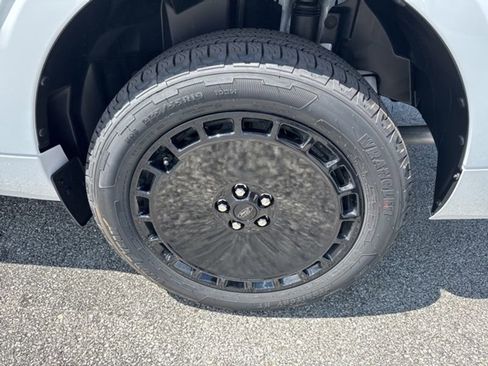 New 2025 Ford Maverick Lobo image 25