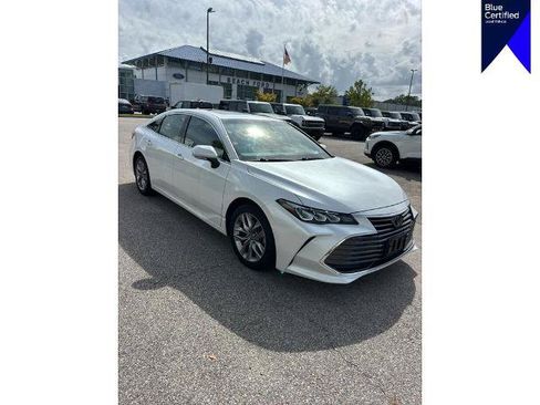 Used 2019 Toyota Avalon XLE w/ Moonroof Package FWD image 4