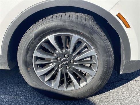 Used 2022 Lincoln Nautilus Reserve image 4