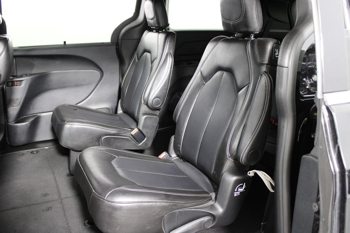 Used 2025 Chrysler Pacifica Select FWD image 22