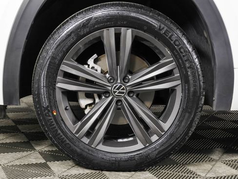 Used 2022 Volkswagen Atlas SEL R-Line AWD/4WD image 25