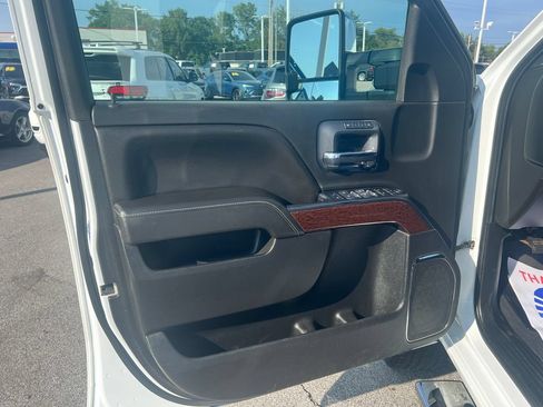 Used 2019 GMC Sierra 2500 SLT AWD/4WD image 16