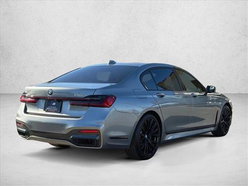 Used 2021 BMW 740i w/ M Sport Package image 6