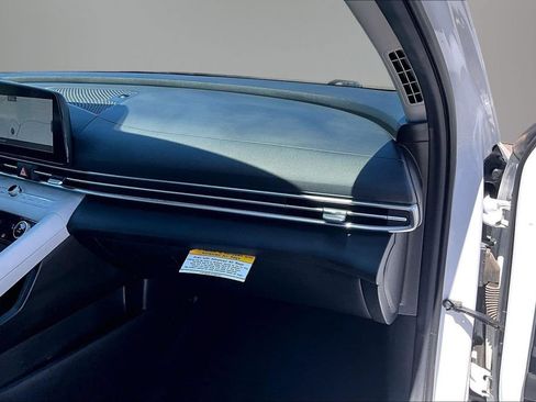 Used 2024 Hyundai Elantra Limited FWD image 26