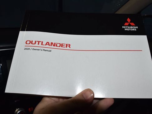 Used 2020 Mitsubishi Outlander SE FWD image 10