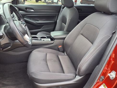 Used 2024 Nissan Altima 2.5 SV w/ SV Premium Package image 23