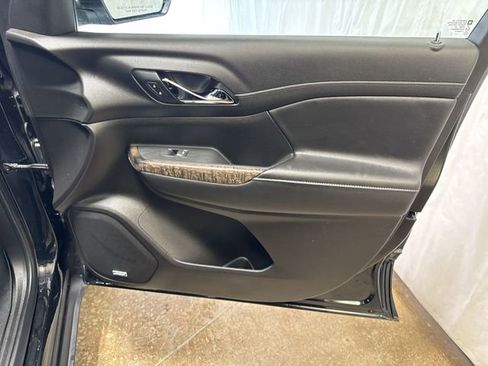 Certified 2021 GMC Acadia Denali w/ Denali Ultimate Package image 32