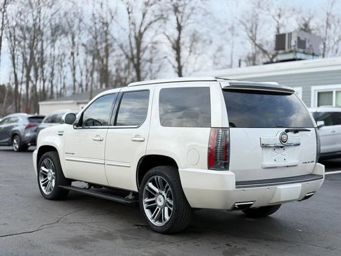 Used 2013 Cadillac Escalade Premium image 7