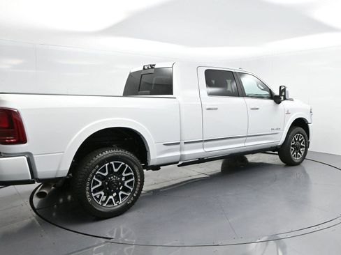 Used 2025 RAM 2500 Limited AWD/4WD image 7