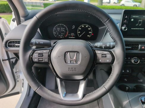 Used 2027 Honda HR-V EX-L image 18
