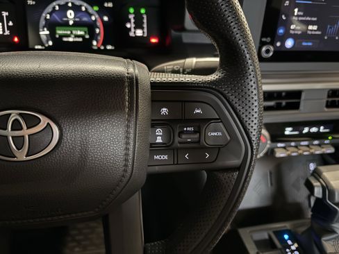 Used 2026 Toyota Tacoma SR5 AWD/4WD image 21