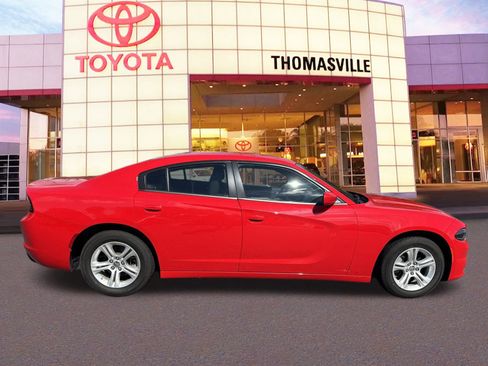 Used 2022 Dodge Charger SXT image 4