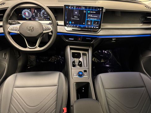 New 2026 Volkswagen Tiguan SE AWD/4WD image 12