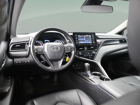 Used 2024 Toyota Camry SE image 35