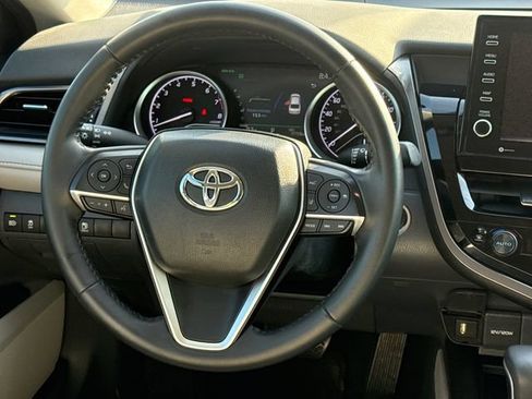 Used 2023 Toyota Camry XLE FWD image 13