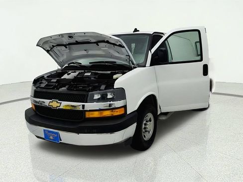 Used 2025 Chevrolet Express 2500 w/ Driver Convenience Package RWD image 26