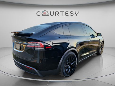 Used 2023 Tesla Model X AWD/4WD image 3