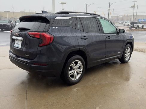 Used 2019 GMC Terrain SLE w/ Driver Convenience Package image 3