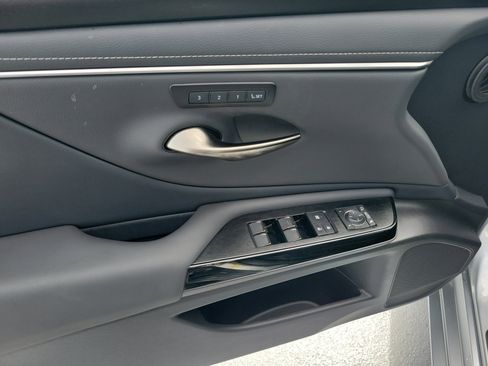 Certified 2025 Lexus ES 350 w/ Premium Package FWD image 20