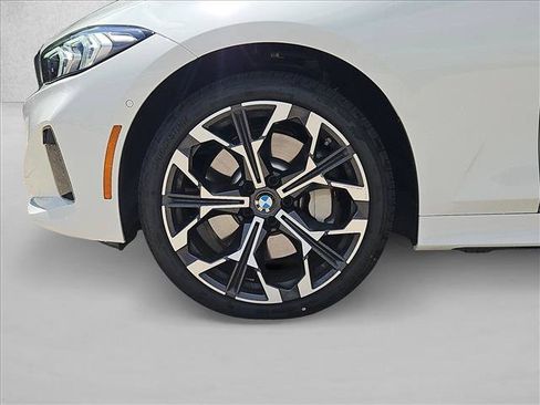 Used 2026 BMW 330i Sedan w/ Premium Package RWD image 22