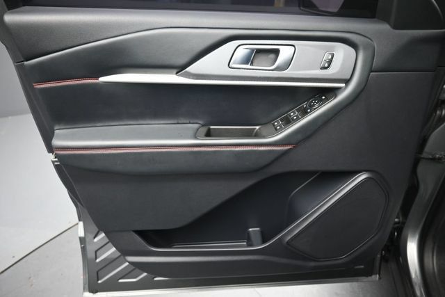 Certified 2025 Ford Explorer ST-Line AWD/4WD image 21