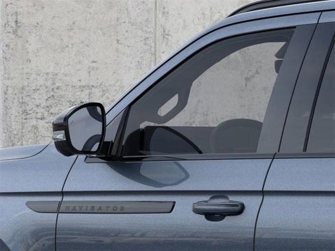 New 2025 Lincoln Navigator Reserve w/ Jet Appearance Package image 40