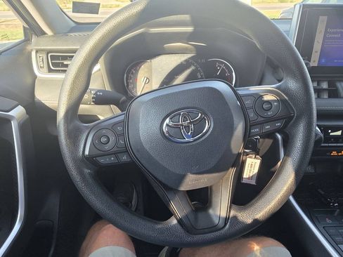 Used 2025 Toyota RAV4 LE AWD/4WD image 10