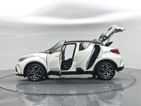 Used 2020 Toyota C-HR XLE image 36