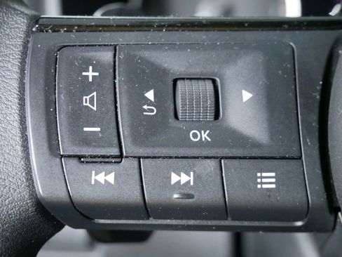 Used 2023 Nissan Rogue SV AWD/4WD image 25