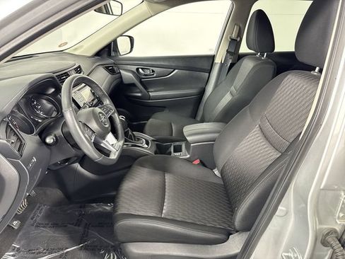 Used 2017 Nissan Rogue SV AWD/4WD image 18