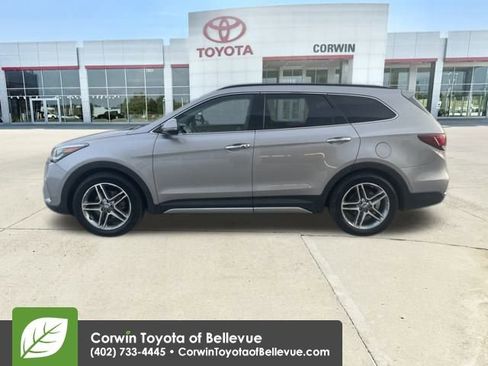 Used 2017 Hyundai Santa Fe Limited image 2