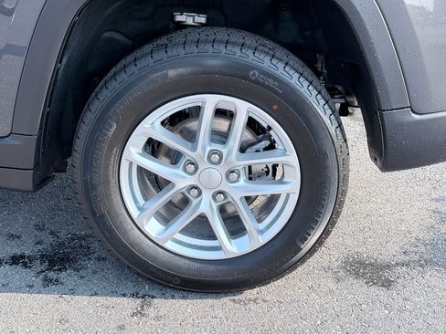 New 2026 Jeep Grand Cherokee Laredo RWD image 35