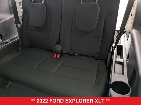 Used 2022 Ford Explorer XLT image 34
