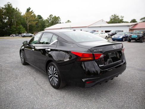 Used 2024 Nissan Altima 2.5 SV image 5