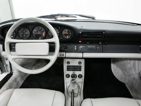 Used 1989 Porsche 911 Carrera RWD image 13
