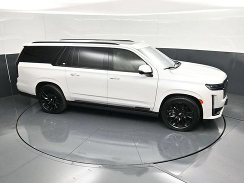 Used 2023 Cadillac Escalade ESV Sport Platinum w/ LPO, ONYX Package AWD/4WD image 58